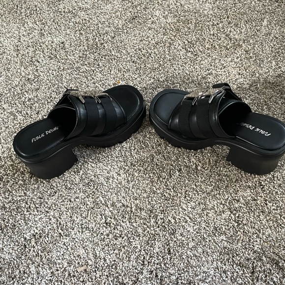 Public Desire Women’s Chunky Heeled slides with buckles nwot size 38/7.5 - Picture 7 of 7